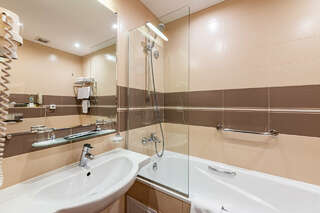 Гостиница Новый Петергоф Петергоф Улучшенный видовой с раздельными кроватями-5