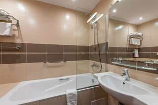 Гостиница Новый Петергоф Петергоф Улучшенный с двуспальной кроватью-5