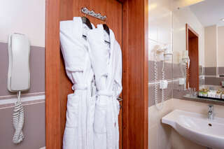 Гостиница Новый Петергоф Петергоф Стандарт Плюс мансардный с двуспальной кроватью-6