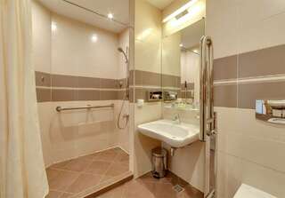 Гостиница Новый Петергоф Петергоф Номер, адаптированный для людей с ограниченными физическими возможностями-5