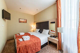 Гостиница Новый Петергоф Петергоф Номер, адаптированный для людей с ограниченными физическими возможностями-1