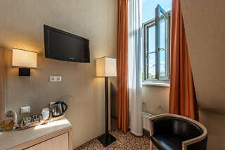 Гостиница Новый Петергоф Петергоф Стандарт Плюс мансардный с двуспальной кроватью-3